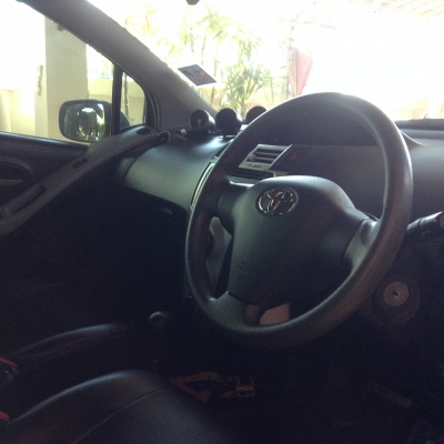 ขายรถเก๋งยาริสปี2006เกียร์ออโต้ ติดแก๊ส