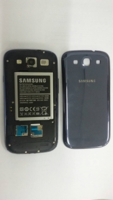 Samsung Galaxy S3 สภาพดี การใช้งานปกติ ไม่เคยทำหล่นจากที่สูง *มีรอยขอบนิดเดียวหลุดมือหล่นเบาๆ ขณะนั่ง* ผู้หญิงใช้ ซื้อมือ 1 สนใจดูของได้ที่ The Mall บางแค