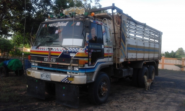 ขายอีซูซุร็อคกี้210 เกียร์ฟูลเลอร์สองเพลาดั๊ม