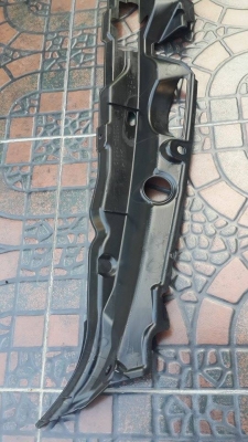 พลาสติกครอบปิดแผงรังผึ้งหม้อน้ำด้านบน โตโยต้าวิส