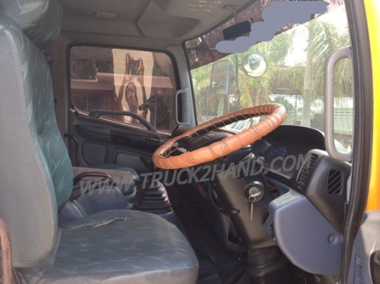 รถเทเลอร์บรรทุกรถยนต์  ยี่ห้อ HINO 212 แรงม้า  ปีจดทะเบียน 2547