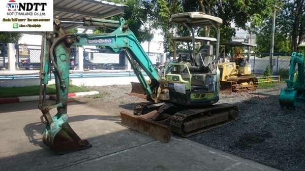 ขายรถแบคโฮ YANMAR  รุ่น VIO30-5 มือสองญี่ปุ่น มือถือ 0614194021