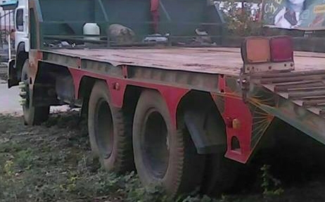 **460,000 บ.ต่อรอง/// 10ล้อเทนเลอร์ HINO-185 HP ท้ายลาด ขน-ย้ายแบคโฮ PC200 **ขาย 10ล้อเทนเลอร์ HINO KT-185 เพลาเดียวท้ายลาด ขน-ย้าย แบคโฮ PC-200 สภาพพร้อมใช้ ราคาเบาๆ HINO KT-725 วางเครื่อง HO7C-185HP(ลงเล่ม) เครื่องดี ครับ แน่น แรงดี เกียร์ดี ไม่หลุด ช่ว