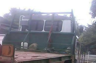 **460,000 บ.ต่อรอง/// 10ล้อเทนเลอร์ HINO-185 HP ท้ายลาด ขน-ย้ายแบคโฮ PC200 **ขาย 10ล้อเทนเลอร์ HINO KT-185 เพลาเดียวท้ายลาด ขน-ย้าย แบคโฮ PC-200 สภาพพร้อมใช้ ราคาเบาๆ HINO KT-725 วางเครื่อง HO7C-185HP(ลงเล่ม) เครื่องดี ครับ แน่น แรงดี เกียร์ดี ไม่หลุด ช่ว