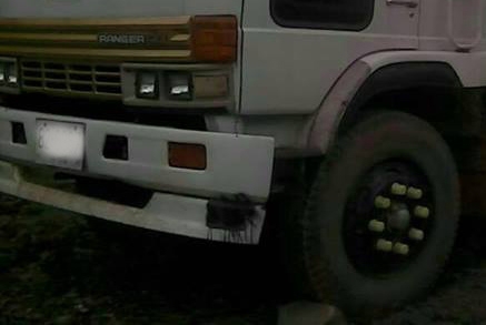 **460,000 บ.ต่อรอง/// 10ล้อเทนเลอร์ HINO-185 HP ท้ายลาด ขน-ย้ายแบคโฮ PC200 **ขาย 10ล้อเทนเลอร์ HINO KT-185 เพลาเดียวท้ายลาด ขน-ย้าย แบคโฮ PC-200 สภาพพร้อมใช้ ราคาเบาๆ HINO KT-725 วางเครื่อง HO7C-185HP(ลงเล่ม) เครื่องดี ครับ แน่น แรงดี เกียร์ดี ไม่หลุด ช่ว