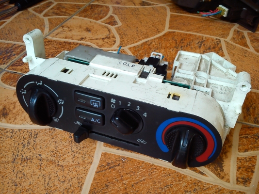 สวิตช์แอร์ของรถNISSAN สวิตช์แอร์ของรถNISSAN