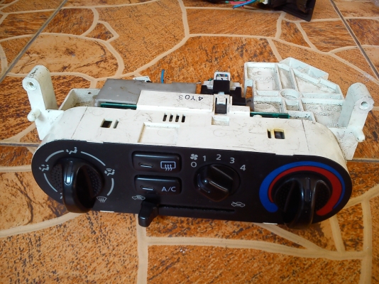 สวิตช์แอร์ของรถNISSAN