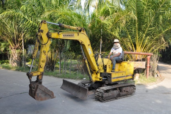 ลดกระหน่ำ!!ขายแบคโฮ YANMAR YB25(เท่าpc30) เดิมจากญี่ปุ่น ทำงานสมบูรณ์ทุกระบบ รับรองไม่ผิดหวัง 110,000 เท่านั้น!!