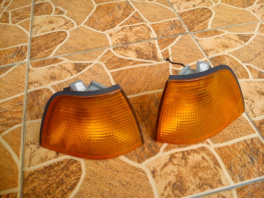 ไฟมุม BMW E36 สีส้ม