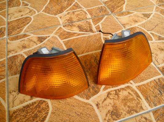 ไฟมุม BMW E36 สีส้ม