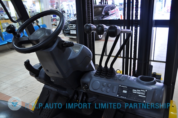 ขายรถโฟล์คลิฟท์มือสอง KOMATSU รุ่น FD25T-17-309058  ราคา 395,000บาท รุ่นใหม่ล่าสุด