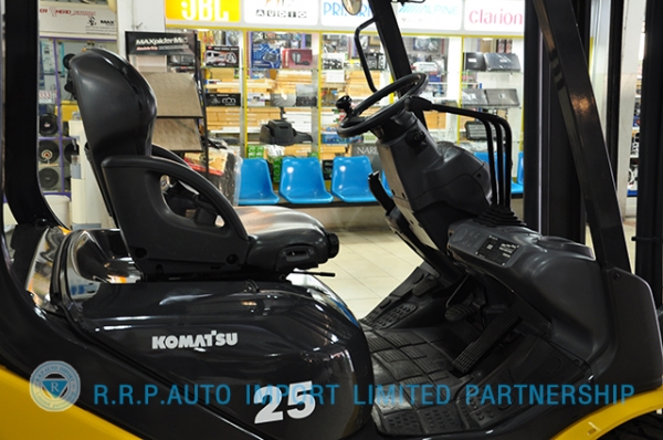 ขายรถโฟล์คลิฟท์มือสอง KOMATSU รุ่น FD25T-17-309058  ราคา 395,000บาท รุ่นใหม่ล่าสุด