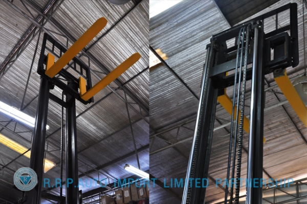 ขายรถโฟล์คลิฟท์มือสอง KOMATSU รุ่น FD25T-17-309058  ราคา 395,000บาท รุ่นใหม่ล่าสุด