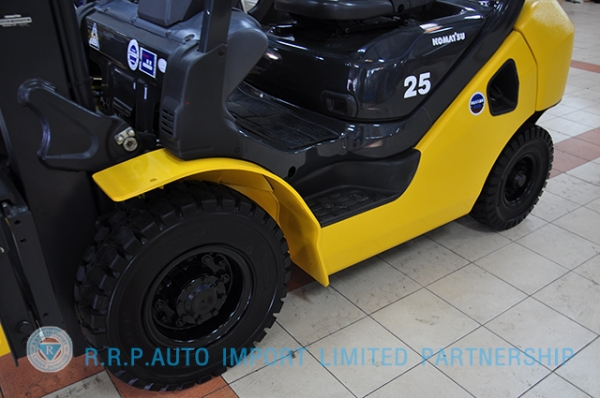 ขายรถโฟล์คลิฟท์มือสอง KOMATSU รุ่น FD25T-17-309058  ราคา 395,000บาท รุ่นใหม่ล่าสุด