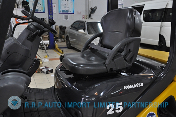 ขายรถโฟล์คลิฟท์มือสอง KOMATSU รุ่น FD25T-17-309058  ราคา 395,000บาท รุ่นใหม่ล่าสุด