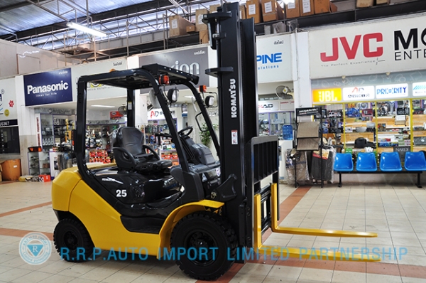 ขายรถโฟล์คลิฟท์มือสอง KOMATSU รุ่น FD25T-17-309058  ราคา 395,000บาท รุ่นใหม่ล่าสุด