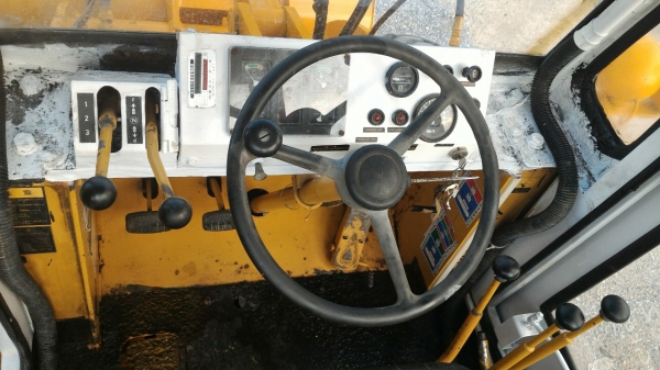 รถตัก สวยๆ KOMATSU 510 กรองเดี่ยว ซีเรียล 17,000 นำเข้าจากญี่ปุ่น โทร.090-986-2521 อ๊อบ