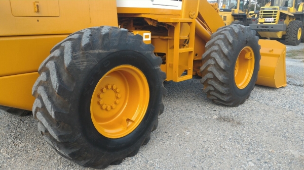 รถตัก สวยๆ KOMATSU 510 กรองเดี่ยว ซีเรียล 17,000 นำเข้าจากญี่ปุ่น โทร.090-986-2521 อ๊อบ