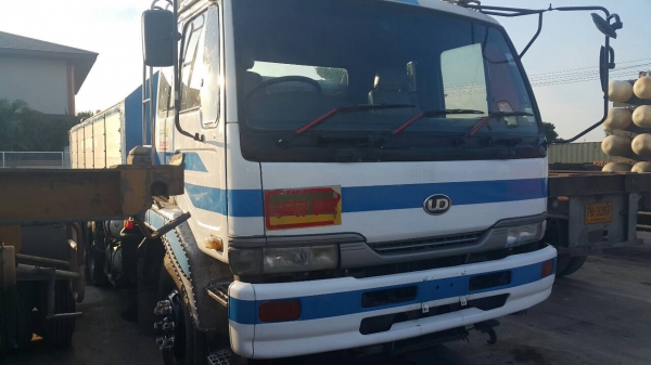 ขาย10ล้อดั้มUD320แรงรถห้างปี46