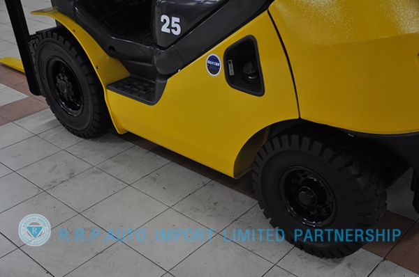 ขายรถโฟล์คลิฟท์มือสอง KOMATSU รุ่น FD25T-17-307237  ราคา 395,000บาท รุ่นใหม่ล่าสุด