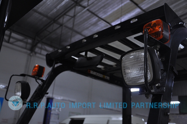 ขายรถโฟล์คลิฟท์มือสอง KOMATSU รุ่น FD25T-17-307237  ราคา 395,000บาท รุ่นใหม่ล่าสุด