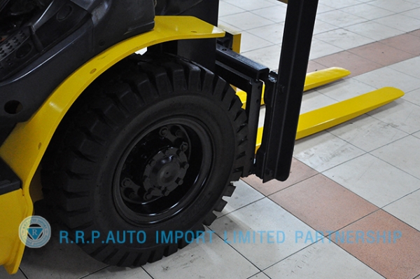 ขายรถโฟล์คลิฟท์มือสอง KOMATSU รุ่น FD25T-17-307237  ราคา 395,000บาท รุ่นใหม่ล่าสุด