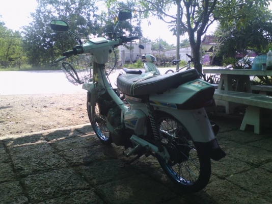 ขาย ดรีมคุรุเครื่องโซ125 รถพร้อมใช้งาน มีเล่มทะเบียนเครื่อง+ใบซื้อขายจากทางร้าน ค่าตัว 9500 บาท สนใจโทร.089-8054390 โอ๋ อยู่จังหวัด ลพบุรี