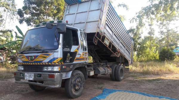 หกล้อ ฮีโน่ FD195ดั้ม เกษตร สภาพสวยพร้อมใช้ ทะเบียนพร้อมโอน