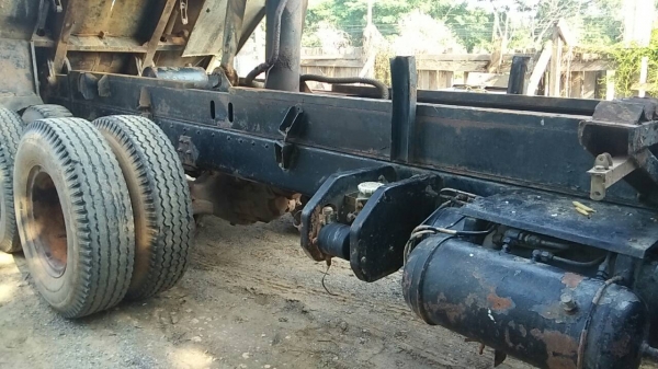 UDปี39CWA12M 2เพลา กระบะดั้มสามิตร เครื่อง180แรง เกียร์ฟูเลอร์แท้จากโรงงาน เครื่อง เกียร์ เฟืองท้าย ไม่เคยถอดเลยซักชิ้นคลัชซีสวย หัวเก๋งตีอาบน้ำไม่ผุ กระบะต้องลอกพื้นเปลี่ยนแผงข้าง ทะเบียน ม.79 ถามลายละเอียดเพิ่มเติมได้