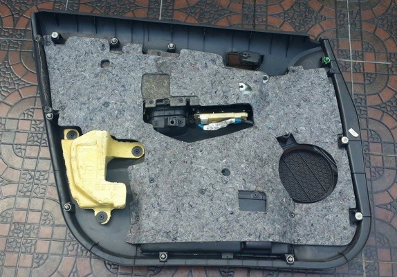 แผงประตู โตโยต้า wish 4 พร้อมสวิทช์กระจกไฟฟ้า 4 ชิ้น