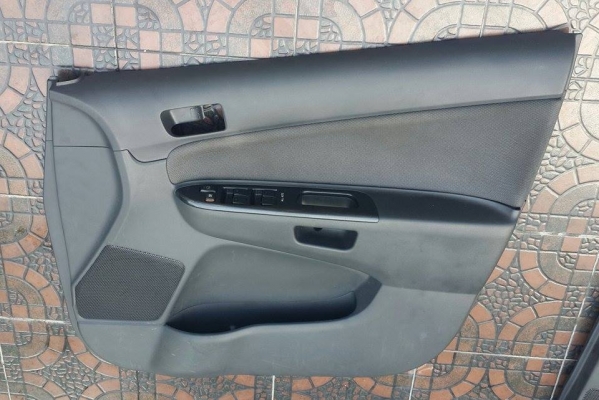 แผงประตู โตโยต้า wish 4 พร้อมสวิทช์กระจกไฟฟ้า 4 ชิ้น