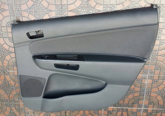 แผงประตู โตโยต้า wish 4 พร้อมสวิทช์กระจกไฟฟ้า 4 ชิ้น