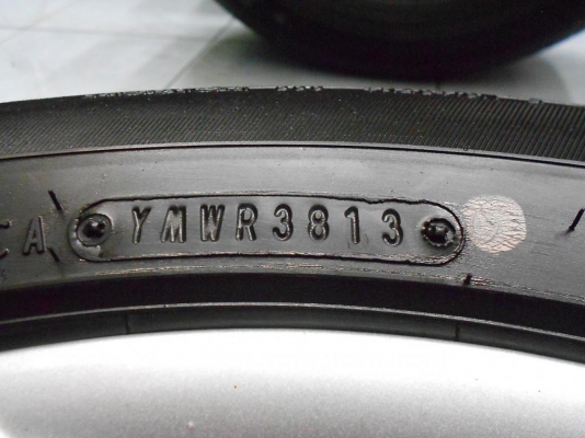 ล้อแม็ก Toyota vios 12 ก้าน ขอบ 15 พร้อมยาง Dunlop 185/60/15 ผลิตปี 13 /เทิร์นได้ ใส่ฟรีค่ะ