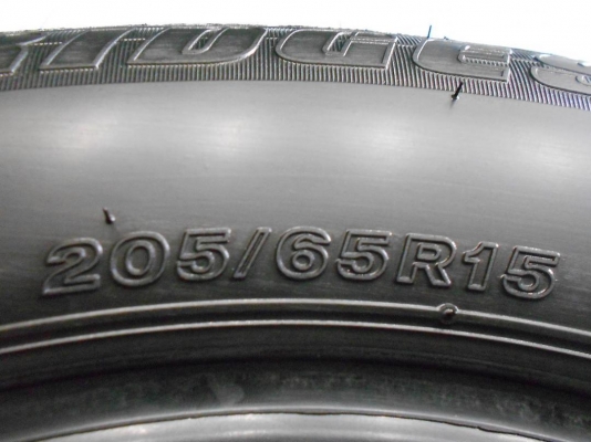 ยาง Bridgestone 205/65/15 ผลิตปี 2014 ดอกสวย พร้อมใช้ 1 ชุด ราคา 3,800 บาท /ใส่ ถ่วง ฟรีค่ะ