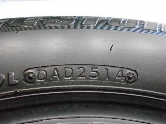 ยาง Bridgestone 205/65/15 ผลิตปี 2014 ดอกสวย พร้อมใช้ 1 ชุด ราคา 3,800 บาท /ใส่ ถ่วง ฟรีค่ะ