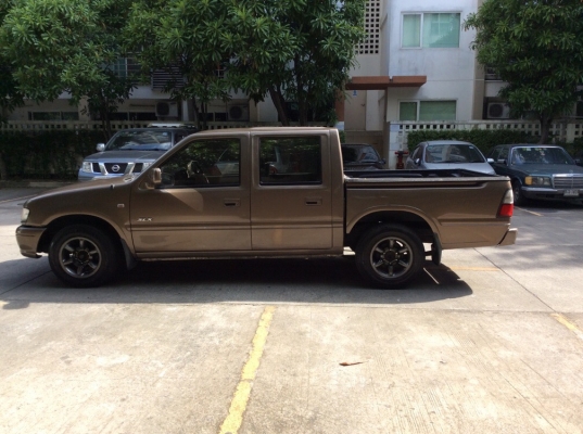 ขายดาว์น อีซูซุ ดราก้อนอาย4ประตู ตัวท็อป ปี02 เครื่อง 3.0 เทอร์โบ เกียร์ธรรมดา เพาเวอร์ ไฟฟ้าทั้งคัน ภายในสวย แอร์หนาว สียังเงามีริ้วรอยบ้าง แม็ก15" คัสซีดีเครื่องแน่นๆช่วงล่างดี รถพร้อมใช้เลยครับ ผ่อนต่อได้เลยครับ ขายด่วน