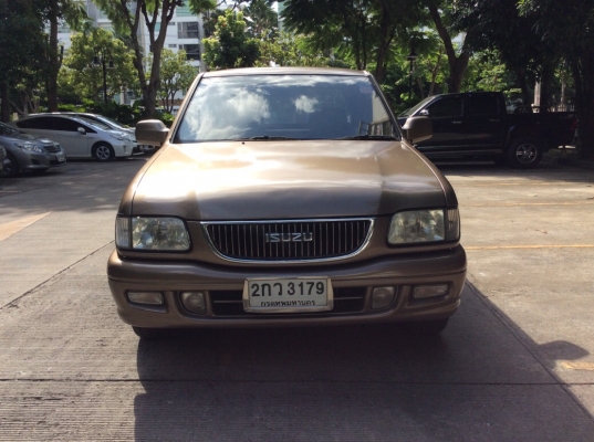 ขายดาว์น อีซูซุ ดราก้อนอาย4ประตู ตัวท็อป ปี02 เครื่อง 3.0 เทอร์โบ เกียร์ธรรมดา เพาเวอร์ ไฟฟ้าทั้งคัน ภายในสวย แอร์หนาว สียังเงามีริ้วรอยบ้าง แม็ก15" คัสซีดีเครื่องแน่นๆช่วงล่างดี รถพร้อมใช้เลยครับ ผ่อนต่อได้เลยครับ ขายด่วน