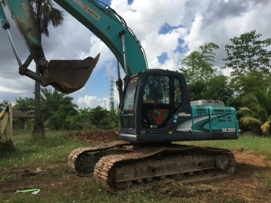 ขายรถแบคโฮ KOBELCO SK.200-YN11 เล่มทะเบียน 7000 กว่า ช.ม ไฟฟ้ามี ช่วงล้างเต็ม รถสวยมากๆ ราคา.1650000 สนใจโทรด่วน