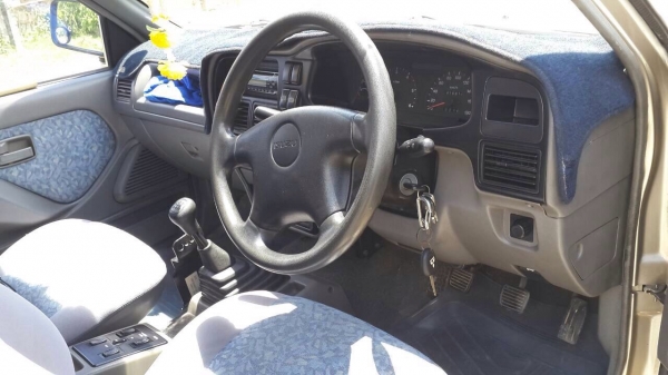 ขายอีซูซุ ADVENTURE ปี 2001 เครื่องเดิม 2.8 เทอร์โบ ราคา 138,000 บาท ติดต่อคุณเอ๋ 092-6356419