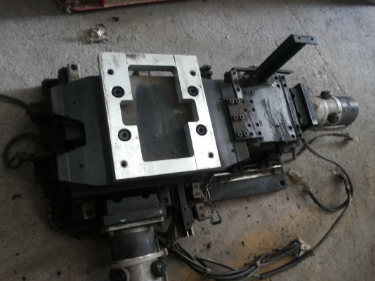 แท่นเลื่อนสองแกน X , Y พร้อมมอเตอร์ขับแบบ DC SERVO MOTOR ENCODER ขนาด 100 W. ( มี 15 ตัว)