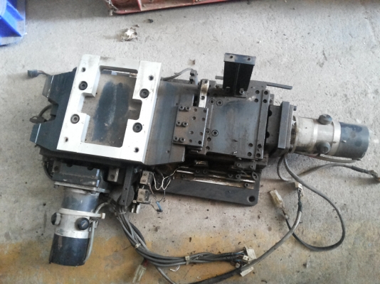 แท่นเลื่อนสองแกน X , Y พร้อมมอเตอร์ขับแบบ DC SERVO MOTOR ENCODER ขนาด 100 W. ( มี 15 ตัว)