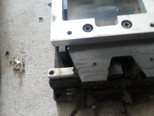 แท่นเลื่อนสองแกน X , Y พร้อมมอเตอร์ขับแบบ DC SERVO MOTOR ENCODER ขนาด 100 W. ( มี 15 ตัว)