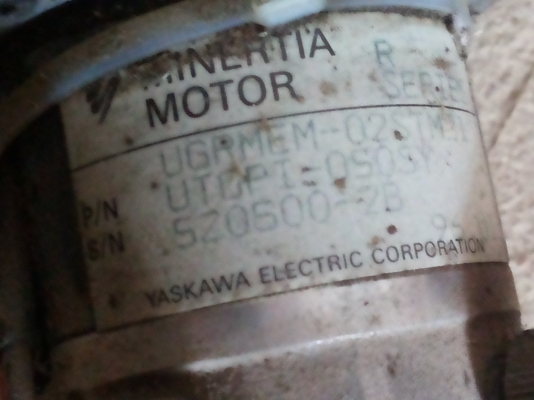 แท่นเลื่อนสองแกน X , Y พร้อมมอเตอร์ขับแบบ DC SERVO MOTOR ENCODER ขนาด 100 W. ( มี 15 ตัว)