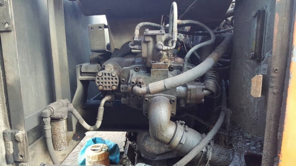 ขายแบคโฮ HITACHI EX200-2 เอกสารเล่มทะเบียนครบ เครื่องดี ปั้มดี ช่วงล่างต้องเก็บหน่อย ราคาต่อรองได้ ขายแบคโฮ HITACHI EX200-2 เอกสารเล่มทะเบียนครบ เครื่องดี ปั้มดี ช่วงล่างต้องเก็บหน่อย ราคาต่อรองได้