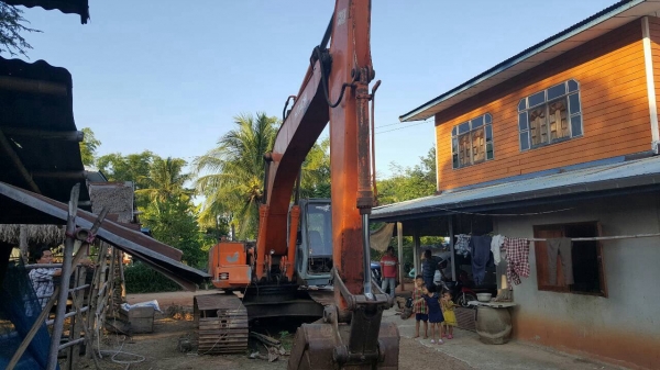 ขายแบคโฮ HITACHI EX200-2 เอกสารเล่มทะเบียนครบ เครื่องดี ปั้มดี ช่วงล่างต้องเก็บหน่อย ราคาต่อรองได้ ขายแบคโฮ HITACHI EX200-2 เอกสารเล่มทะเบียนครบ เครื่องดี ปั้มดี ช่วงล่างต้องเก็บหน่อย ราคาต่อรองได้