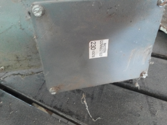 มอเตอร์เกียร์ Franklin Electric ขนาด 250 W.  อัตราทดที่ 1/60 ทดแล้วหมุนที่ 23 รอบต่อนาที (มี 10 ตัว )