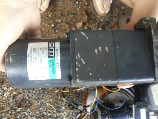 มอเตอร์เกียร์ทด ORIENTAL MOTOR แบบมีเบรคและคลัทช์ ขนาด 40 W. ทดแล้วหมุนที่ 46 รอบต่อนาที