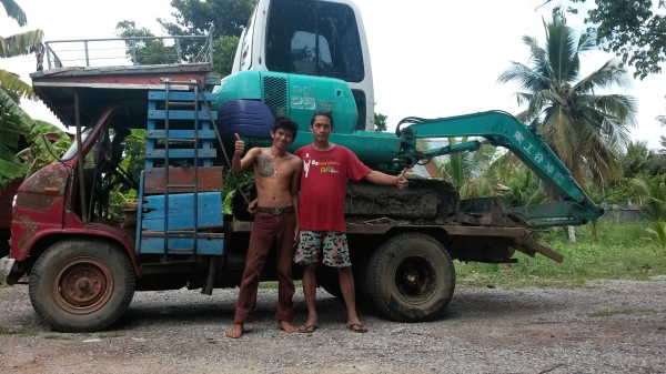 ขายเทรเลอขึ้นแบคโฮpc40 พร้อมใช้พร้อม พื้นยาว2.50&times;กว้าง1.80เมตร