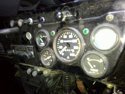 คอจิ้งหรีดจิ๊ปมิตซู j53ดีเซลครบ เรือนไมลสวยๆๆวิ่ง6x.xxx หม้อลมปั๊มครัซ ชุดสายคันเร่ง เปิดฝากระโปรง