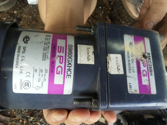 มอเตอร์เกียร์ทด S P G  ขนาด 60 W. ทดแล้วหมุนที่ 52 รอบต่อนาที แรงบิดเยอะ